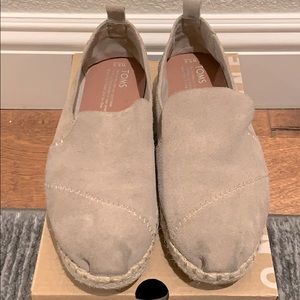 Tom’s Deconstructed Alpargata Rope- Desert Taupe